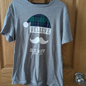 Old Navy Gray Christmas Holiday Graphic T-Shirt Size M Unisex Adult Short Sleeve